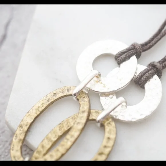 AVON Vintage Geometric Statement Necklace – Gold & Silver Tone Hammered Metal - Picture 9 of 12